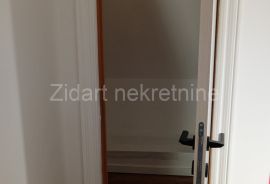 Novogradnja na poslednjem spratu, Zemun, Appartamento