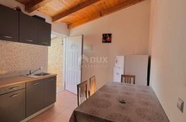 ZADAR, ZATON - Kuća s dva apartmana, Nin, Дом