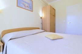 Apartmanska kuća na dobroj lokaciji, Novigrad, Istra, Novigrad, Maison