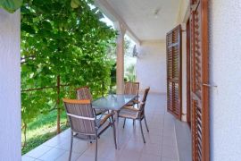 Apartmanska kuća na dobroj lokaciji, Novigrad, Istra, Novigrad, Maison