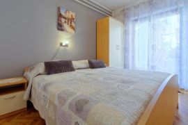 Apartmanska kuća na dobroj lokaciji, Novigrad, Istra, Novigrad, Maison