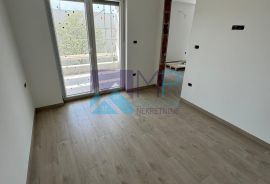 Medulin, Pošesi, NOVOGRADNJA, stan na I. katu 52,59 m2, 150 m od mora, Medulin, Διαμέρισμα