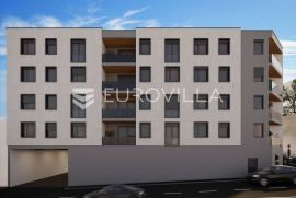 Pula,Četverosoban stan u centru, NKP 96,42m2, Pula, Kвартира