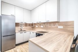 Zagreb, Maksimir, dvosoban stan, PRVI NAJAM, NKP 70 m2, Zagreb, Daire