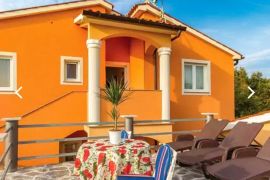 Apartmanska kuća sa bazenom, Ližnjan, Istra, Ližnjan, Maison