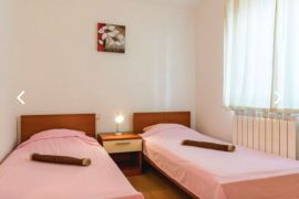 Apartmanska kuća sa bazenom, Ližnjan, Istra, Ližnjan, Maison