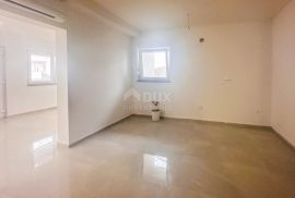 CRIKVENICA - Apartman u prizemlju, 2S+DB, blizina mora, Crikvenica, Kвартира