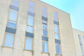 Umag, poslovna zgrada u strogom centru NKP 600 m2, Umag, Commercial property