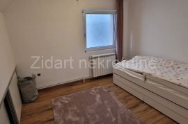 Zemun, centar, odličan stan, dupleks, Zemun, Appartamento