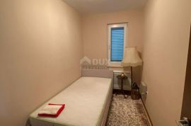 ZADAR, SMILJEVAC - Prostrana renovirana kuća s garažom, Zadar, Haus