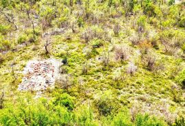 DVIJE PARCELE SA ISHOĐENIM GRAĐEVINSKIM DOZVOLAMA, Crikvenica, Arazi