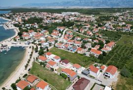 ZADAR, VRSI - Građevinsko zemljište na 30m od mora, Nin, Terrain