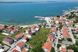 ZADAR, VRSI - Građevinsko zemljište na 30m od mora, Nin, Terrain