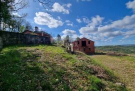 ISTRA, BUZET - Imanje s 4 stambena objekta i jednim poslovno-stambenim objektom, otvoreni pogled na prirodu i jezero, Buzet, Casa