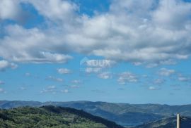 ISTRA, BUZET - Imanje s 4 stambena objekta i jednim poslovno-stambenim objektom, otvoreni pogled na prirodu i jezero, Buzet, Casa