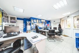 Zagreb, Utrina, trosoban stan/ured 60 m2 u prizemlju, Zagreb, Appartamento