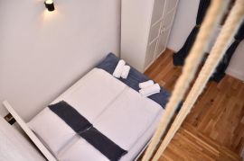 Kuća sa 2 apartmana i poslovnim, prostorom, Rovinj, Istra, Rovinj, Дом