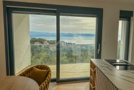 OPATIJA, IKA - prekrasan stan u novogradnji 105m2 + 57m2 krovna terasa 77m2, panoramski pogled na more, Opatija - Okolica, شقة