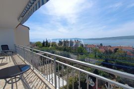 Trosobni stan s panoramskim pogledom, Crikvenica, Kвартира