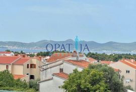 Zadar-Diklo, samostojeća kuca sa 6 apartmana nedovršena, Zadar, Haus