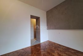 OPATIJA, CENTAR - stan u centru od 108 m2, drugi red do mora s garažom, Opatija, Apartamento