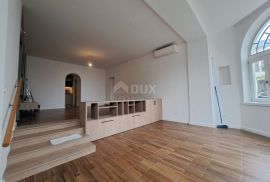 OPATIJA, CENTAR - stan u centru od 108 m2, drugi red do mora s garažom, Opatija, Apartamento