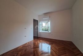 OPATIJA, CENTAR - stan u centru od 108 m2, drugi red do mora s garažom, Opatija, Apartamento