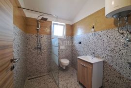 KASTAV - dva stana i poslovni prostor, ukupno 320 m2, Kastav, Famiglia