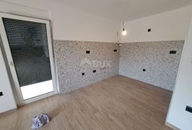 KASTAV - dva stana i poslovni prostor, ukupno 320 m2, Kastav, Famiglia