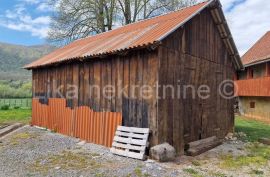 BUŽIM ( Gospić ) - obiteljska kuća, dvorišna zgrada, garaža, okućnica, Gospić - Okolica, House