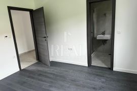 Gornji Sroki, fantastičan 3S+DB u novogradnji!, Viškovo, Appartment