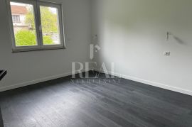 Gornji Sroki, fantastičan 3S+DB u novogradnji!, Viškovo, Appartment