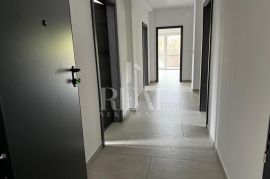 Gornji Sroki, fantastičan 3S+DB u novogradnji!, Viškovo, Appartment