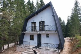 NOVOGRADNJA vikend kuća površine stambene 105m2 Dvorišta Jahorina na placu od 560m2, Pale, Casa