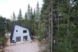 NOVOGRADNJA vikend kuća površine stambene 105m2 Dvorišta Jahorina na placu od 560m2, Pale, Maison