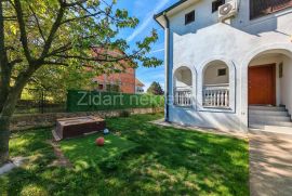 Savršena kuća nadomak Beograda, Grocka, House