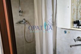 Opatija, blizina centra, manji stan s terasom, Opatija, Appartement