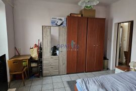 Opatija, blizina centra, manji stan s terasom, Opatija, Appartement