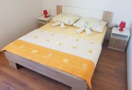 OTOK KRK, MALINSKA (okolica) - Kuća s 4 apartmana i uređenom okućnicom, Malinska-Dubašnica, Casa