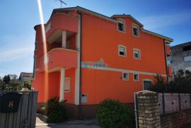 Zadar, kuća sa 10 apartmana, Zadar, Casa