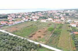 ZADAR, VRSI - Građevinsko zemljište idealno za apartmane, Nin, Tierra