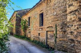 ISTRA, BUZET-Stara istarska kamena kuća u slikovitom istarskom selu, Buzet, Σπίτι