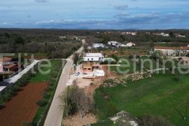 ISTRA, ŠTOKOVCI - Prodaja visokokvalitetne prizemnice sa bazenom!, Svetvinčenat, Kuća