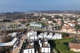 NOVOGRADNJA-SMART HOME S POGLEDOM NA MORE,140.12m2, 1500 m more, Poreč, Casa