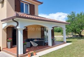 Istra, Nedešćina, -  prodaja samostojeće kuće, 160 m2 s prostranom okućnicom!, Sveta Nedelja, Haus