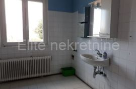 Kuća u nizu, 160m2, 4 spavaće sobe, garaža s okućnicom!, Brtonigla, Casa