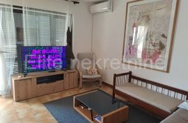 Klenovica - prodaja stana, 60 m2, terasa!, Novi Vinodolski, Appartement