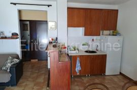 Klenovica - prodaja stana, 60 m2, terasa!, Novi Vinodolski, Appartement