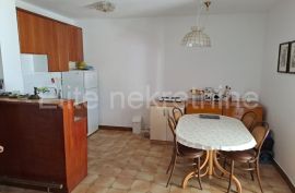 Klenovica - prodaja stana, 60 m2, terasa!, Novi Vinodolski, Appartement