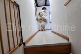 Omišalj - prodaja kuće, 140 m2, odlična lokacija!, Omišalj, Casa